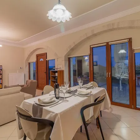 Spartakos Luxury 7 *